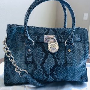 MICHAEL KORS BLUE PYTHON SHOULDER BAG